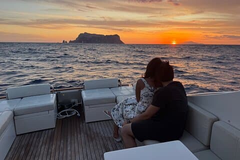 Tour Privato in Barca al Tramonto tra L’isole Capri e Li Galli