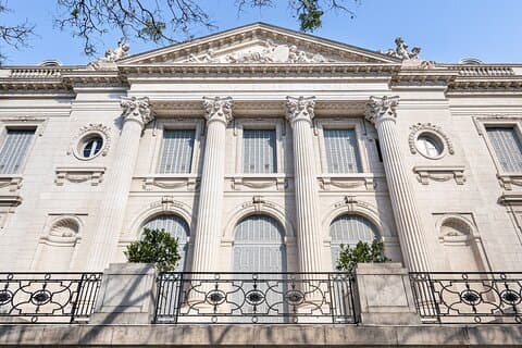 美術館巡りと隠れた建築の宝庫プライベートツアー