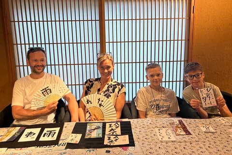 Japansk kalligrafi klasser nær Kiyomizu område (Kyoto)