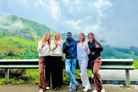 Nuwaraeliya Tea Factory and WaterFall Tour’s With DMJ Tours