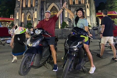Hanoi After Dark Motorbike Tour : Vie nocturne, Street Food & Drinks