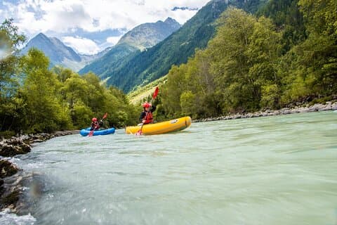 Excursión en kayak por aguas bravas en el Ötztaler Ache