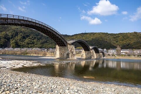 Iwakuni Day Trip fra Hiroshima: Privat bil til Kintaikyo Bridge
