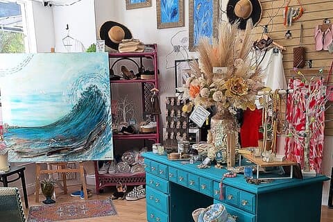 Boutiques, Bubbles & Bites: Shop & Sip in Downtown Sarasota