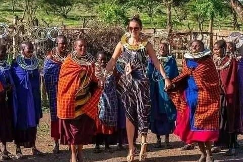 Gita di un giorno alla tribù Hadzabe e tour del villaggio Masai
