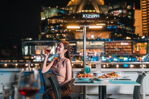Crociera di lusso lungo il fiume Cena sul fiume Chao Phraya Bangkok
