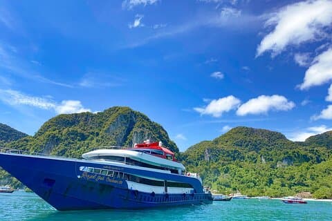 Traslado de ida y vuelta en ferry de Phuket a Koh Phi Phi con traslado terrestre