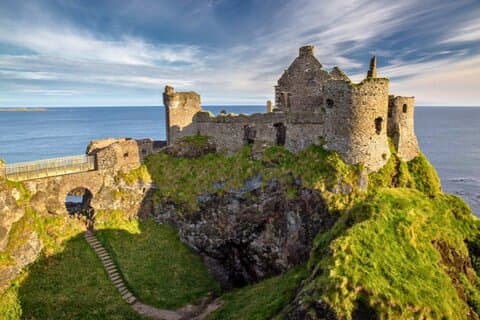 Tour autoguidato in auto lungo la costa dell'Irlanda del Nord