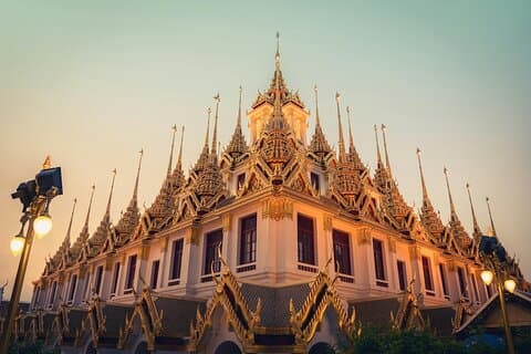 Bangkok Old Town Tour to Wat Suthat, Wat Saket & Wat Ratchanadda