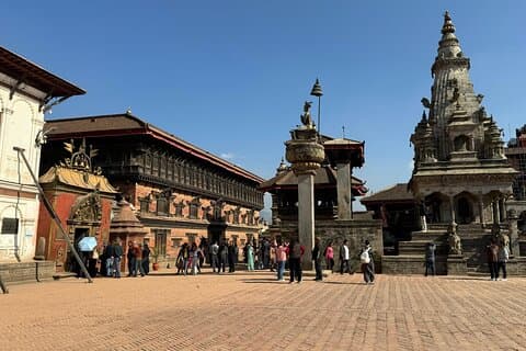 Katmandu: Dagstur till Patan och Bhaktapur Durbar Square med lunch.