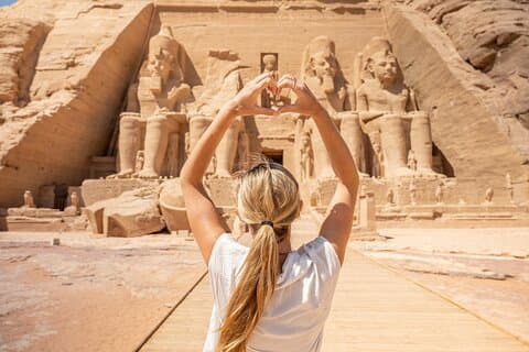 Heldagstur till Abu Simbel-templen från Assuan