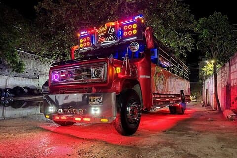 Noite Rumba no Chiva em Santa Marta