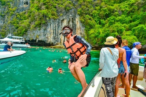 Phi Phi y la isla de bambú con 4 islas de puesta de sol desde Krabi