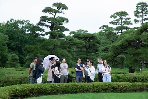 Kejserliga palatsets östra trädgård och Edo Castle Walking Tour i Tokyo