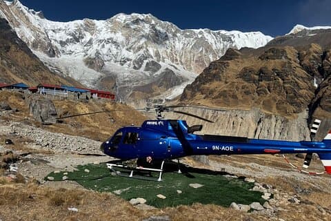 Landehubschrauber im Annapurna Basislager von Pokhara Tour