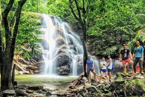 Escape Waterfall, Firefly Magic e Rio da Vida