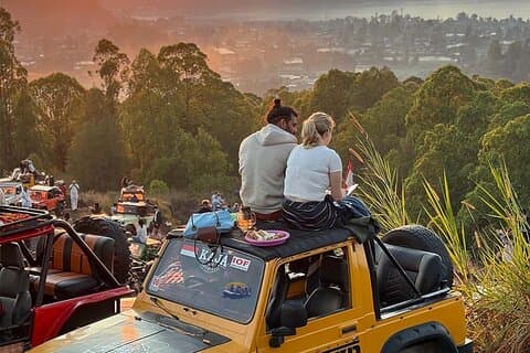 Mount Batur Jeep Sunrise Tour (privat & Frühstück im Restaurant)