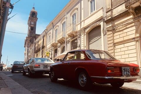 Noto e Marzamemi em carro antigo, saindo de Siracusa