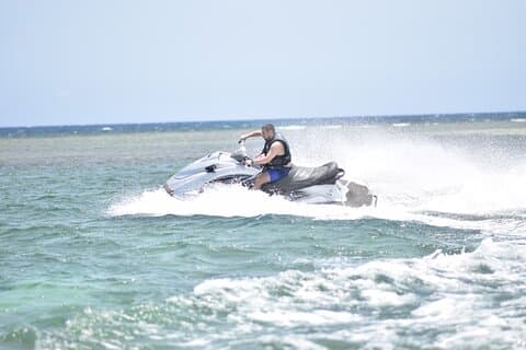 Spannende jetskirit op Montego Bay Waters