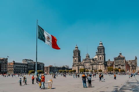 ソカロのプライベートツアー：メキシコシティ歴史地区