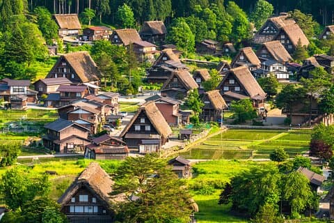 Enkelriktad buss från Takayama till Osaka via Shirakawago