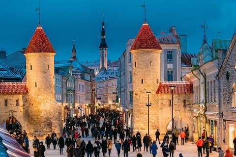 Luksus tur til Tallinn fra Helsinki + sightseeing + VIP bil