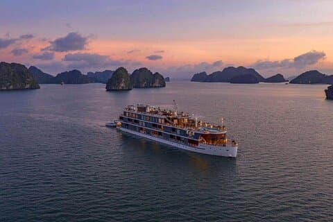 Hotell i nærheten av Halong & Lan Ha Bay 2D1N Luxury Cruise by Heritage Cruises