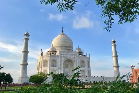 2-dagers tur til Taj Mahal og Agra fra Bangalore med kommersiell fly fra begge sider