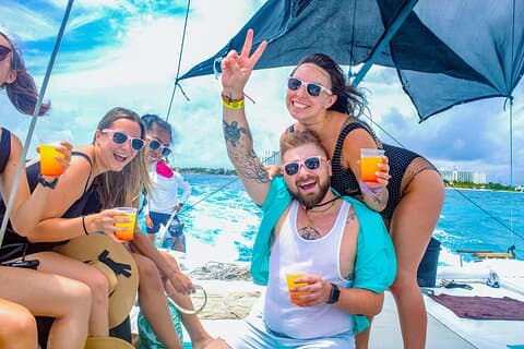 Splendid Isla Mujeres Catamaran: drinks and fun all day!