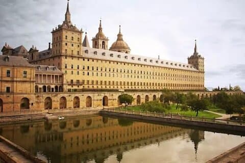 Halvdagstur til San Lorenzo DE El Escorial klosteret fra Madrid