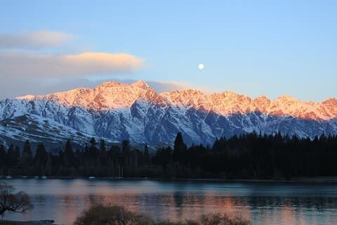 Tekapo to Queenstown via Mt Cook Small-Group Tour (one way)