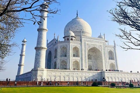 Taj Mahal vid soluppgångens dagstur från Delhi