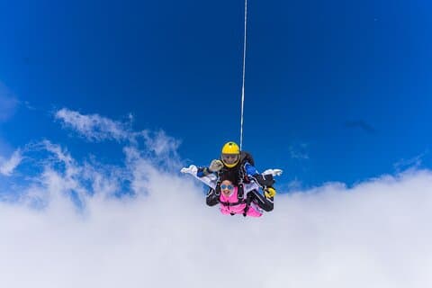Salto en paracaídas premium en Portugal desde 15.000 pies cerca de Lisboa.
