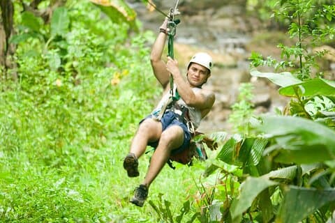 Aventure en VTT d'une demi-journée à Cancun avec tyroliennes et cénote