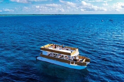 Cozumel Catamaran tur: Restauranter i nærheten av Top Reefs & Open Bar