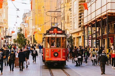De las calles a los minaretes Un paseo por Estambul