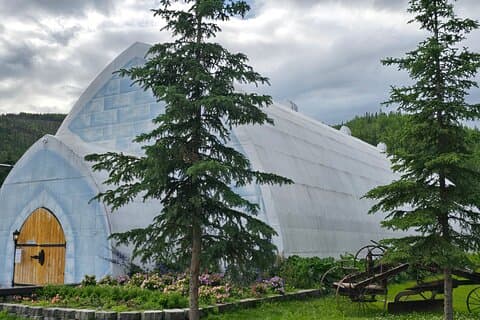 Chena Hot Springs Tour: Relax in Natural Mineral Waters