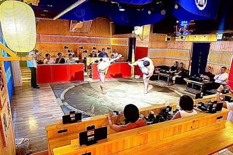 Sapporo Sumo Show Esperienza con cibo Giapponese e foto