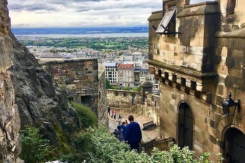 Tour de Edimburgo por la mañana Tour de las gemas ocultas : un viaje panorámico de cuatro horas