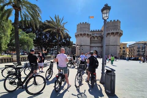 Tour Autoguiado de Medio Día en Bicicleta Eléctrica de Valencia