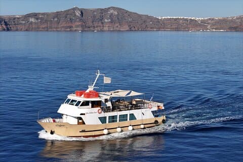 Santorini Tour Of Caldera with Glass Bottom Boat