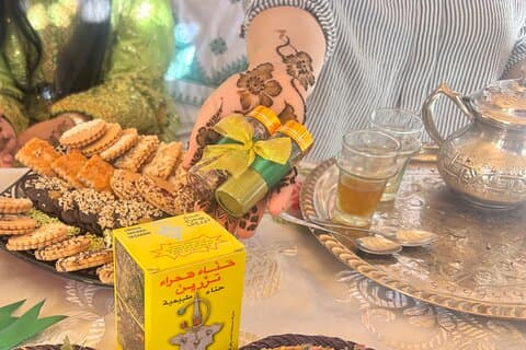Henné e Caftan marocchino Esperienza con tè e souvenir
