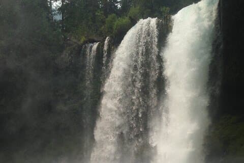 Eugene area Waterfalls & the McKenzie River in a Tesla