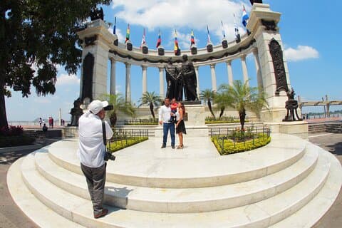 Exciting Half-Day Guayaquil Tour by Car