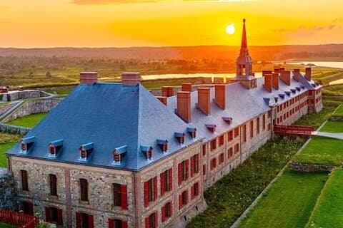 Fortress of Louisbourg Historic Tour: Cruise-Passenger Friendly