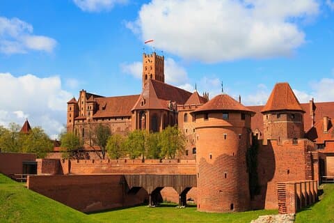 Gdansk: Malbork Castle Private Skip-the-Line Trip by Car