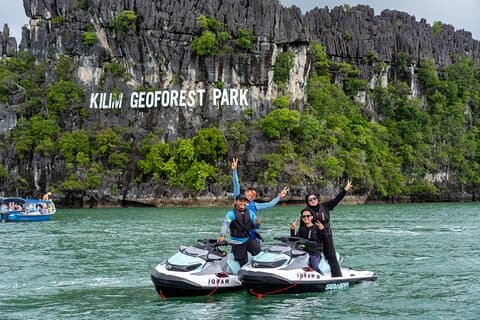 Je Ski Tour Kilim Geoforest Park ランカウイ