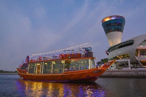 Private Abu Dhabi-Tour mit Premium-Kombi und Royal Dinner Dhow Cruise