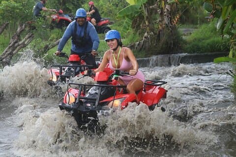 ATV di Bali combinato con il lago Mumbul e la foresta delle scimmie di Sangeh