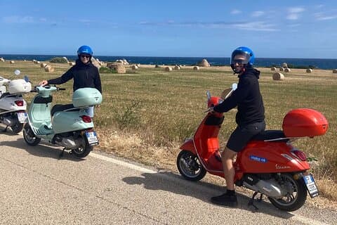 From Bari: Vespa 3-hour tour between Polignano, Conversano and Monopoli